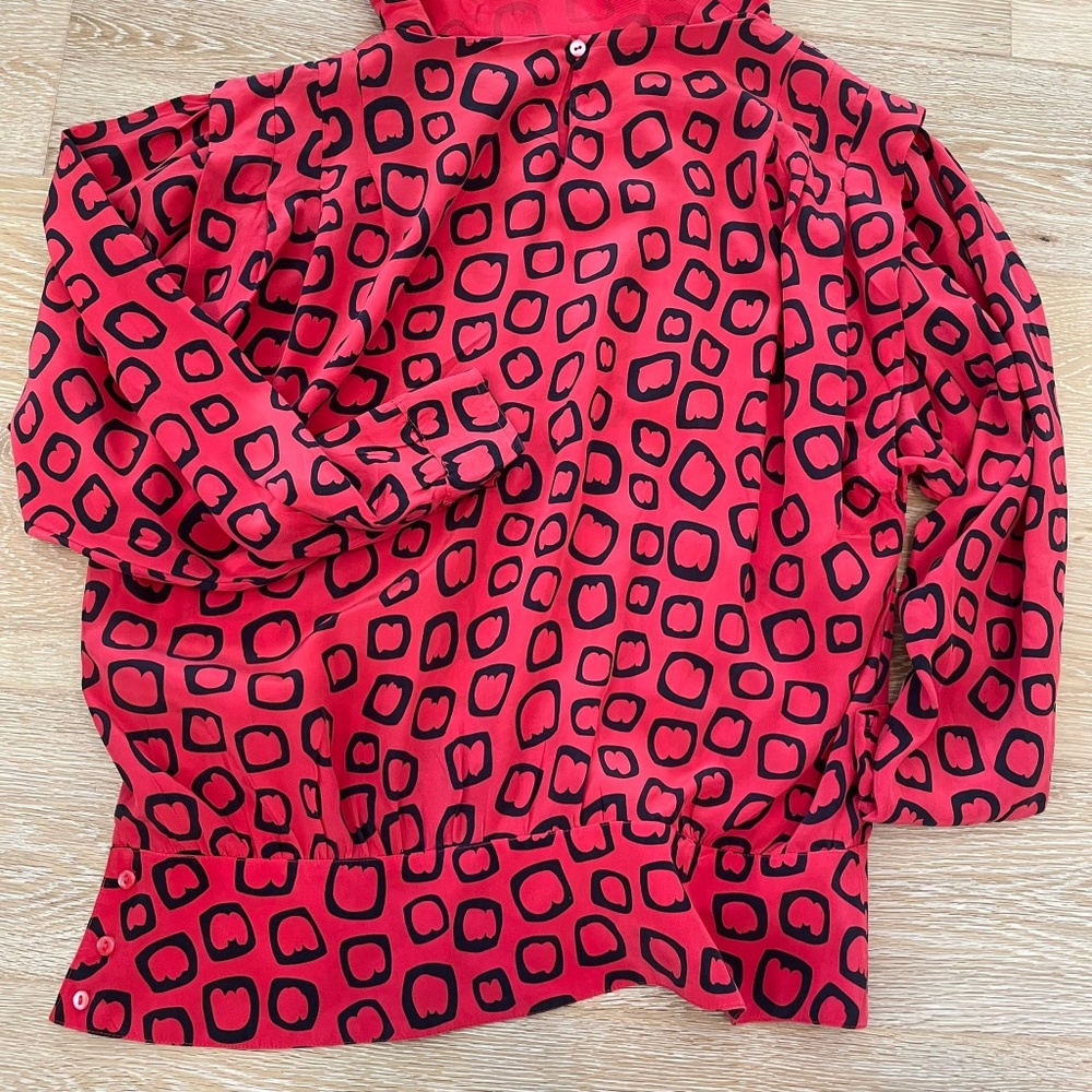 VINTAGE Red and black long sleeve argenti blouse